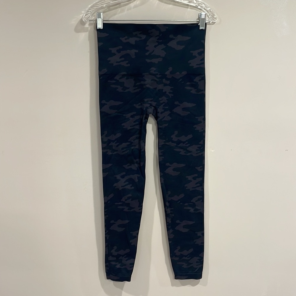 Spanx Womens Gray Camouflage Leggings High Rise Tummy Control Stretch Comfy
